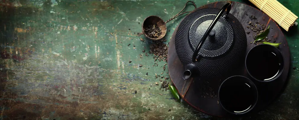 Thés artisanaux à Lyon - Sainthé - Thés verts, noirs, blancs, Oolang, Rooibos, Tisanes, Infusions et accessoires pour le thé.
