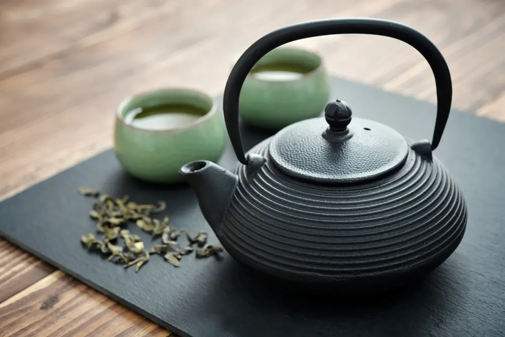 Thés artisanaux à Lyon - Sainthé - Thés verts, noirs, blancs, Oolang, Rooibos, Tisanes, Infusions et accessoires pour le thé.